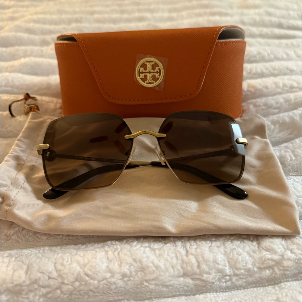 Tory Burch Sunglasses with Brown and Gold Frame
